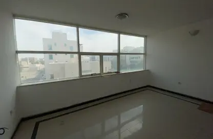 Empty Room image for: Apartment - 2 Bedrooms - 2 Bathrooms for rent in Khalifa Street - Central District - Al Ain, Image 1