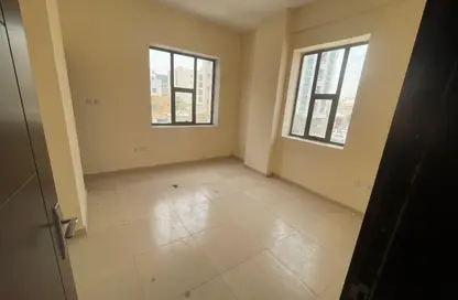 شقة - غرفة نوم - 2 حمامات للايجار في مساكن كورنيش عجمان - طريق كورنيش عجمان - عجمان