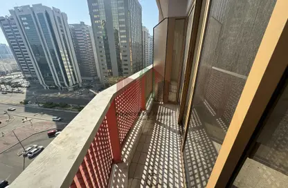Apartment - 2 Bedrooms - 3 Bathrooms for rent in Tourist Club Area - Abu Dhabi