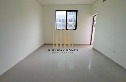 شقة - غرفة نوم - 1 حمام للايجار في الزاهية - تجارية مويلح - الشارقة