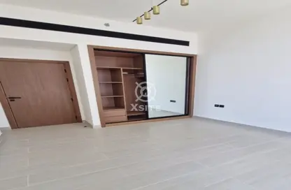 شقة - غرفة نوم - 2 حمامات للايجار في بن غاطي أزور - قرية الجميرا سركل - دبي