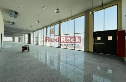 صالة عرض - استوديو - 1 حمام للايجار في المنطقة الصناعية رقم 5 - المنطقة الصناعية بالشارقة - الشارقة