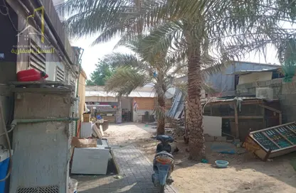 سكن عمال - استوديو - 8 حمامات للبيع في الصجعة الصناعية - آلصجعه - الشارقة