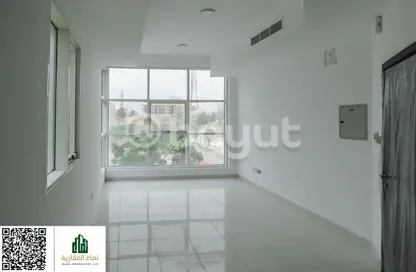 شقة - 1 حمام للايجار في مساكن كورنيش عجمان - طريق كورنيش عجمان - عجمان