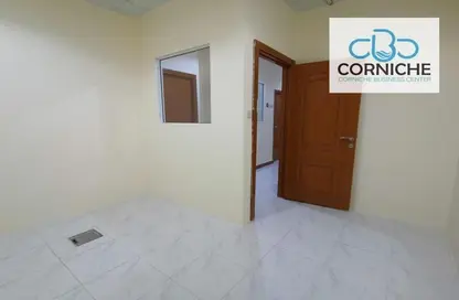 مكتب - استوديو - 4 حمامات للايجار في خالدية سنتر - كورنيش الخالدية - الخالدية - أبوظبي