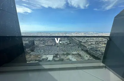 شقة - 2 غرف نوم - 3 حمامات للايجار في برج دوجا - شارع الشيخ زايد - دبي شقة - 2 غرف نوم - 3 حمامات للايجار في برج دوجا - شارع الشيخ زايد - دبي