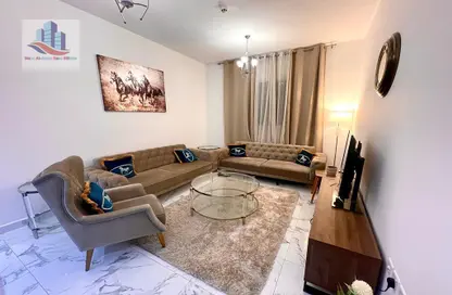 Living Room image for: Apartment - 1 Bedroom - 2 Bathrooms for rent in Muwaileh - Sharjah, Image 1