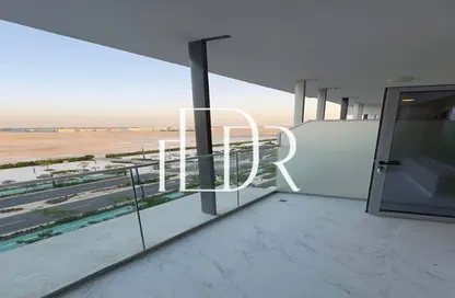 Apartment - 2 Bedrooms - 3 Bathrooms for sale in Oasis Residences - Masdar City - Abu Dhabi
