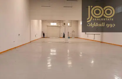 Warehouse - Studio - 1 Bathroom for rent in Umm Al Thuoob - Umm Al Quwain