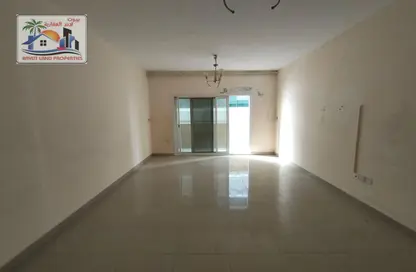 شقة - 2 غرف نوم - 2 حمامات للايجار في أبراج التعاون - الخان - الشارقة