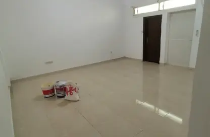 Apartment - Studio - 1 Bathroom for rent in Al Zahraa - Abu Dhabi