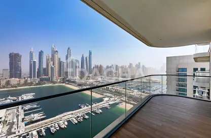 Apartment - 2 Bedrooms - 2 Bathrooms for sale in Marina Vista - EMAAR Beachfront - Dubai Harbour - Dubai