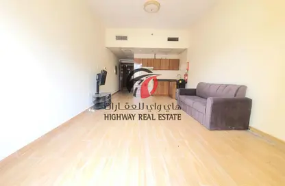 Apartment - Studio - 1 Bathroom for rent in Al Helal Al Zahaby Building 1 - Al Warsan 4 - Al Warsan - Dubai