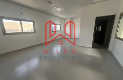 Warehouse - Studio - 1 Bathroom for rent in Al Khabisi - Deira - Dubai