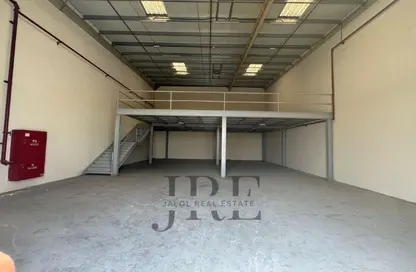 Warehouse - Studio - 1 Bathroom for rent in Al Sajaa - Sharjah