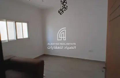 Apartment - 2 Bedrooms - 2 Bathrooms for rent in Al Nabaa Building - Al Naba'ah - Al Sharq - Sharjah