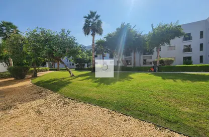 Apartment - 1 Bedroom - 2 Bathrooms for rent in The Gardens Buildings - The Gardens - Dubai