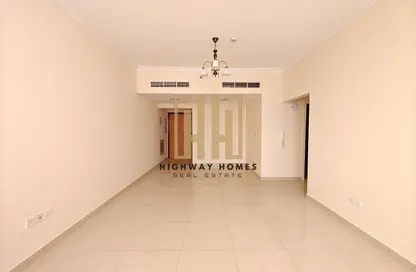 شقة - 3 غرف نوم - 3 حمامات للايجار في مجمع مويلح - تجارية مويلح - الشارقة شقة - 3 غرف نوم - 3 حمامات للايجار في مجمع مويلح - تجارية مويلح - الشارقة