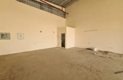 Shop - Studio - 1 Bathroom for rent in Al Sinaiya - Al Ain