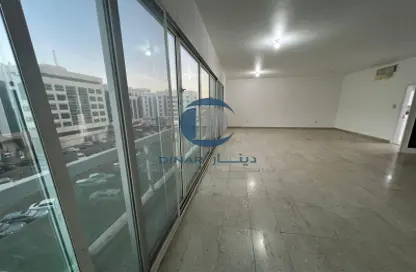 Apartment - 3 Bedrooms - 4 Bathrooms for rent in Amana Tower - Al Khalidiya - Abu Dhabi