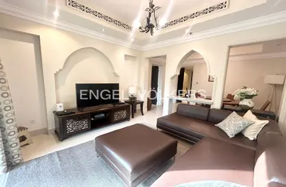شقة - غرفة نوم - 2 حمامات للايجار في التاجر ريزيدنس - جزيرة المدينة القديمة - دبي وسط المدينة - دبي