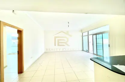 شقة - غرفة نوم - 1 حمام للايجار في مساكن كلايتون - الخليج التجاري - دبي