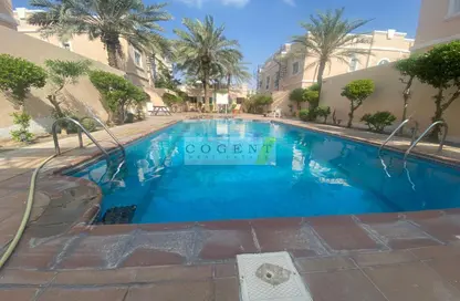 صورة لـ حوض سباحة فيلا - 4 غرف نوم - 6 حمامات للايجار في أم سقيم 2 - أم سقيم - دبي ، صورة رقم 1