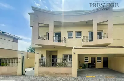 Villa - 5 Bedrooms - 6 Bathrooms for rent in Jumeirah 1 - Jumeirah - Dubai