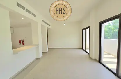 Apartment - 2 Bedrooms - 2 Bathrooms for rent in The Gardens Buildings - The Gardens - Dubai