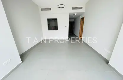 شقة - غرفة نوم - 2 حمامات للايجار في روز 13 - الفرجان - دبي شقة - غرفة نوم - 2 حمامات للايجار في روز 13 - الفرجان - دبي