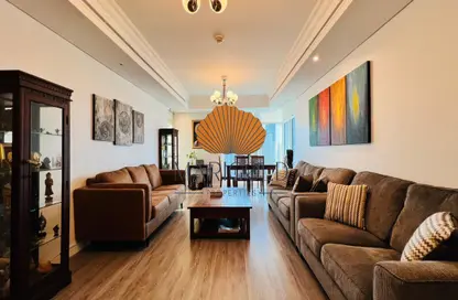 Living Room image for: Apartment - 2 Bedrooms - 4 Bathrooms for sale in Tamweel Tower - Lake Allure - Jumeirah Lake Towers - Dubai, Image 1