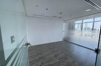 مكتب - استوديو - 3 حمامات للايجار في متروبوليس - الخليج التجاري - دبي