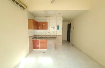 Apartment - Studio - 1 Bathroom for rent in Fire Station Road - Muwaileh - Sharjah