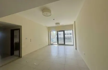 Apartment - 2 Bedrooms - 2 Bathrooms for rent in Al Waleed Garden - Al Jaddaf - Dubai