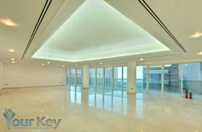 Apartment - 3 Bedrooms - 5 Bathrooms for rent in Crescent Tower 1 - Crescent Towers - Al Khalidiya - Abu Dhabi