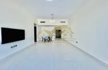 Apartment - 1 Bedroom - 2 Bathrooms for rent in Jumeirah Garden City - Al Satwa - Dubai