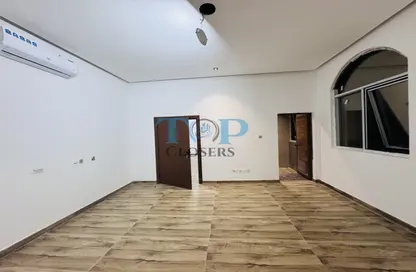 شقة - 2 غرف نوم - 2 حمامات للايجار في العوينة - فلج هزاع - العين شقة - 2 غرف نوم - 2 حمامات للايجار في العوينة - فلج هزاع - العين