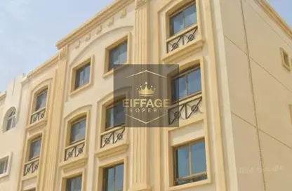 عمارة بالكامل - 8 غرف نوم - 8 حمامات للبيع في تجارية مويلح - الشارقة