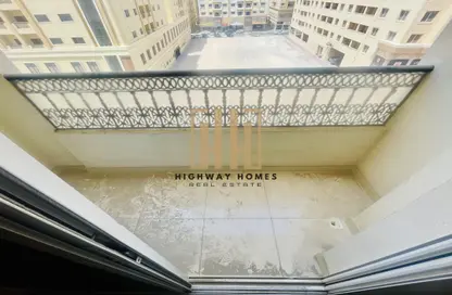 Apartment - 2 Bedrooms - 3 Bathrooms for rent in Muwaileh 29 Building - Muwaileh - Sharjah