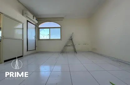 Apartment - Studio - 1 Bathroom for rent in Al Mushrif - Abu Dhabi