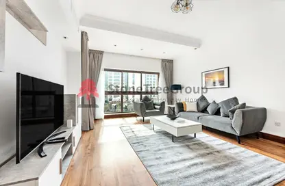 Living Room image for: Apartment - 1 Bedroom - 1 Bathroom for rent in Golden Mile 2 - Golden Mile - Palm Jumeirah - Dubai, Image 1