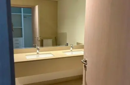 Apartment - 3 Bedrooms - 3 Bathrooms for sale in Waters Edge - Yas Island - Abu Dhabi