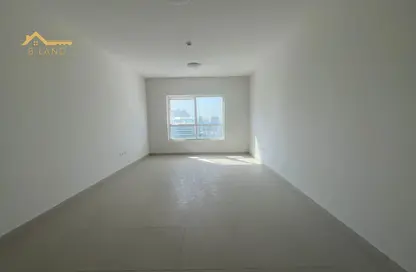 شقة - 2 غرف نوم - 3 حمامات للايجار في شارع التعاون الجديد - التعاون - الشارقة