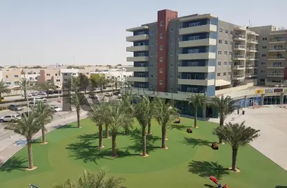 Apartment - 3 Bedrooms - 4 Bathrooms for sale in Tower 21 - Al Reef Downtown - Al Reef - Abu Dhabi