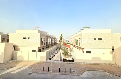 تاون هاوس - 2 غرف نوم - 3 حمامات للايجار في الضي من حدائق بلووم - بلوم جاردنز - شارع السلام - أبوظبي