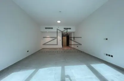 صورة لـ غرفة فارغة شقة - 1 حمام للايجار في شاطئ الراحة - أبوظبي ، صورة رقم 1