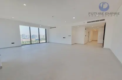 Apartment - 3 Bedrooms - 5 Bathrooms for rent in Dubai Healthcare City - Bur Dubai - Dubai