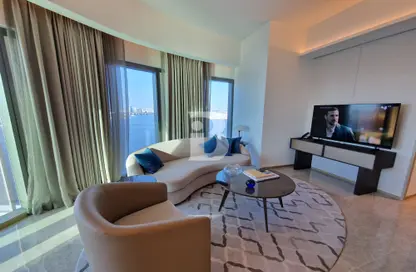 Living Room image for: Hotel  and  Hotel Apartment - 2 Bedrooms - 3 Bathrooms for rent in Address Harbour Point - Dubai Creek Harbour (The Lagoons) - Dubai, Image 1