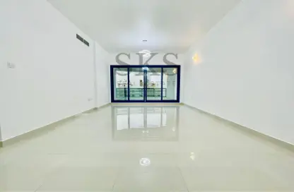 Empty Room image for: Apartment - 2 Bedrooms - 3 Bathrooms for rent in Al Noor 1 - Al Noor Towers - Barsha Heights (Tecom) - Dubai, Image 1