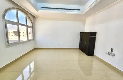Apartment - Studio - 1 Bathroom for rent in Mohamed Bin Zayed City Villas - Mohamed Bin Zayed City - Abu Dhabi